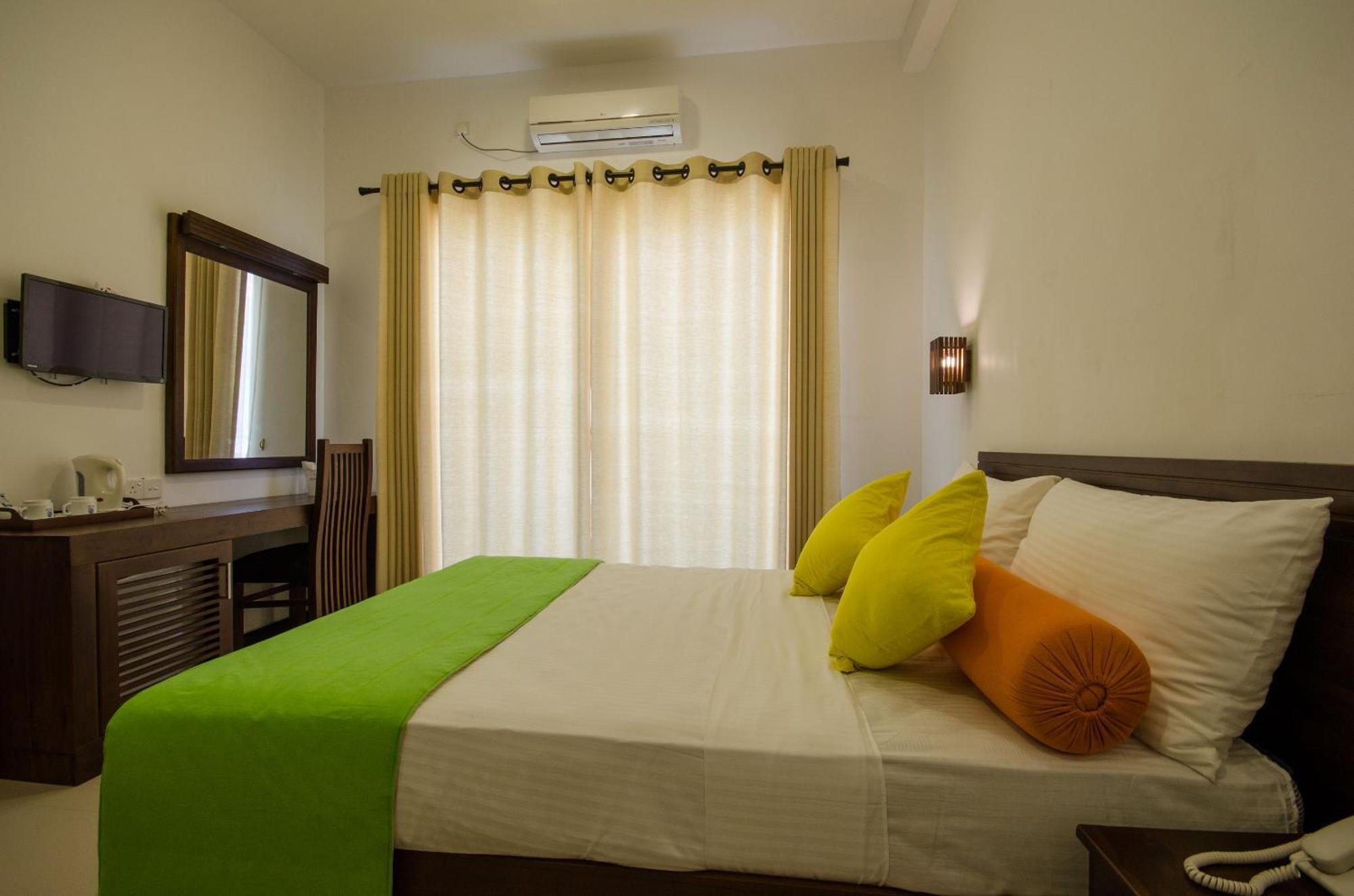 Okwin Resort Kandy Room photo