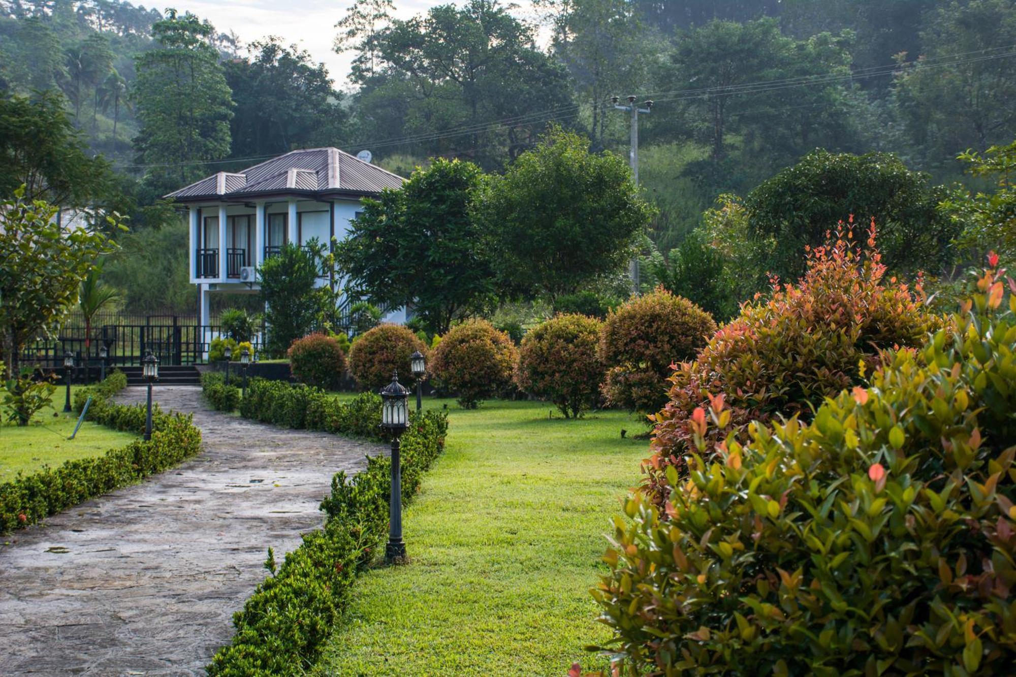 Okwin Resort Kandy Exterior photo