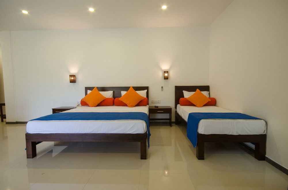 Okwin Resort Kandy Exterior photo